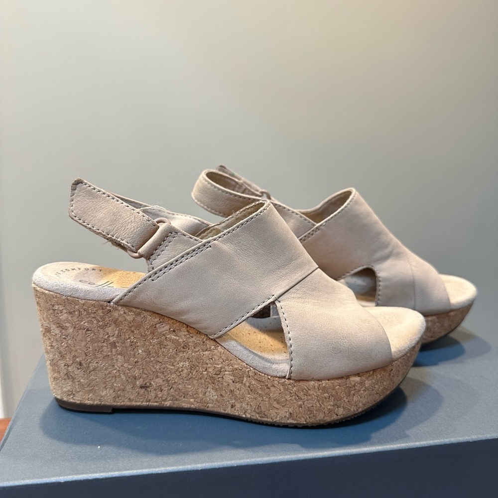 Women's Cream Wedge Sandals Size 6